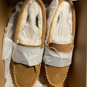 Size 10 My Pillow slippers